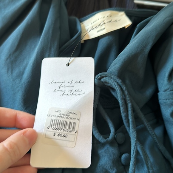 American Threads Medium Teal Cropped Tie Front Top - Picture 5 of 5
